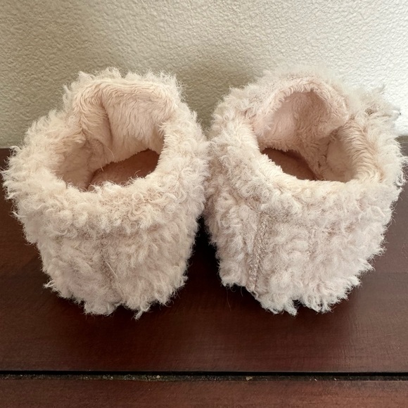 Ugg baby booties - Picture 2 of 4